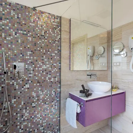 Domus Hotell 3*