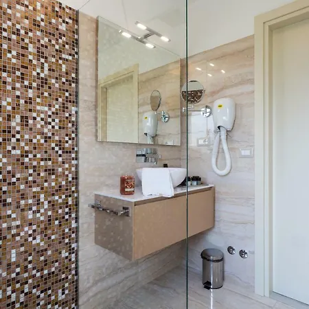 Domus Hotel